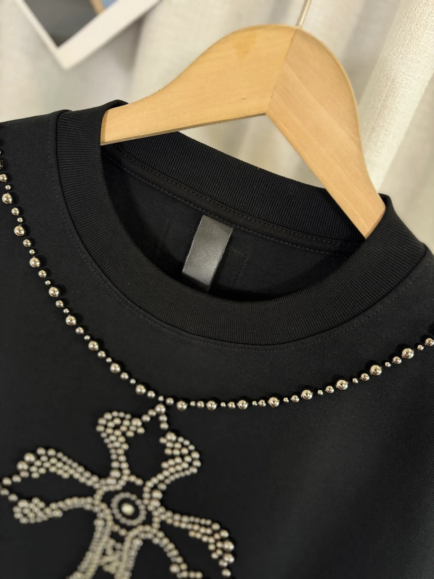 P210 ch high version Chrome Hearts 2025 spring and summer new horseshoe cross printed pearl compass short-sleeved T-shirt, fabric: 26 double yarns, 320 grams weight, pearl necklace Printing process: pearl necklace Color: black white Size: S M L XL Style number: 5168